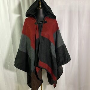 NWT Lane Bryant Red Gray & Black Toggle Close Hooded Poncho/Cape